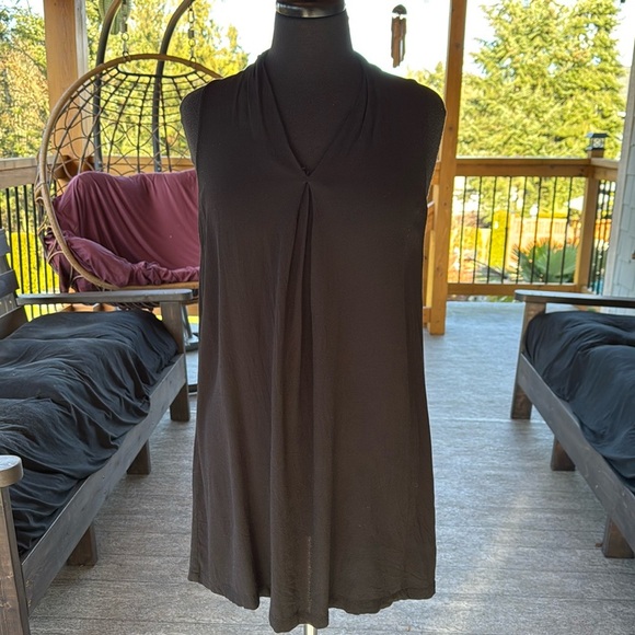 Minimum | V-Neck Sleeveless Swing Dress - Picture 3 of 14